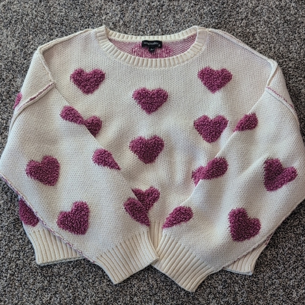 Charming Heart Patterned Sweater in Cream and Pink